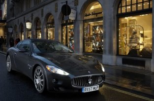Дорожные сумки Salvatore Ferragamo специально для Maserati GranTurismo (5 фото)