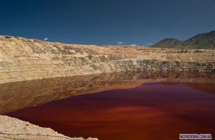 Самое токсичное озеро на планете (7 фотографий)