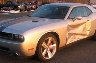 Dodge Challenger SRT8 с пробегом 29 миль продается на eBay за 24 500$ (9 фото)
