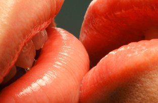 Архив. Эти прекрасные женские губы (15 фотографий)