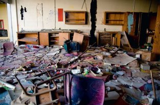 Заброшенные школы Детройта (12 фотографий)