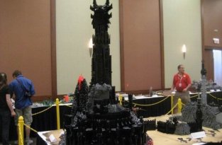 Самая большая елка из Lego (3 фотографии)