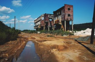 Прогулка по заброшенным рудникам Дегтярска (50 фото)