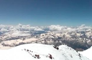 Невероятный пейзаж с вершин Эльбруса
