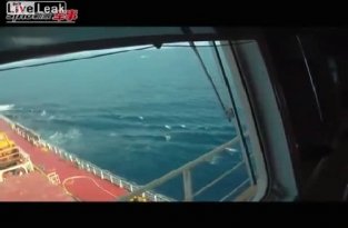 Как частная охрана судна отбивается от сомалийских пиратов