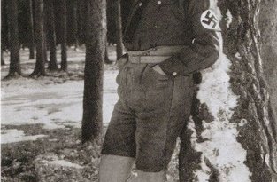 Фотографии Адольфа Гитлера, которые много лет хранились в архиве (5 фото)