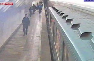 В метро погиб мужчина решивший прогуляться по тоннелю