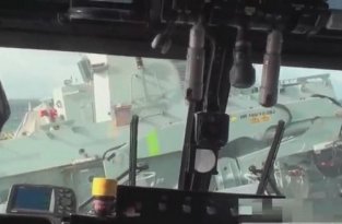 Мастерская посадка вертолета на корабль