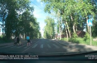 В Перми водитель Ваза сбил женщину и двух маленьких девочек