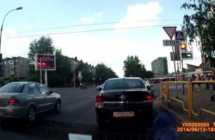 В Череповце разыскивают водителя который сбил велосипедиста