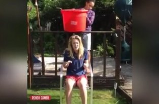 Подборка неудач в Ice Bucket Challenge (3 видео)