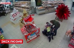 Полицейского избили в столичном супермаркете