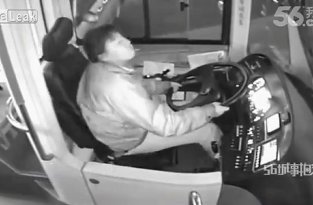 Водитель автобуса спасла пассажиров перед потерей сознания от травмы