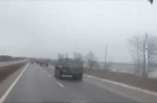 Крым. Большая колонна бронетехники РФ движется в сторону Украины (13 февраля 2015)
