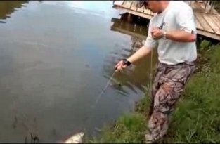 Необычный способ рыболовли