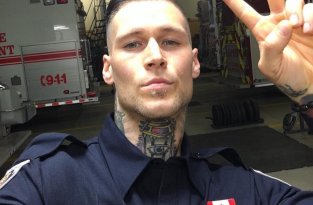 «Тушите меня семеро» — соцсети в восторге от канадского пожарного в плавках (25 фото)