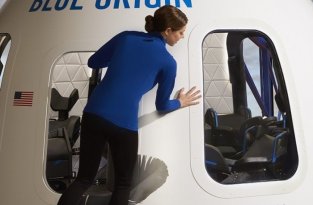 Компания Blue Origin показала интерьер капсулы New Shepard космических туристов (5 фото)