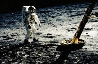 Гигантский скачок для всего человечества: фотографии первой высадки человека на Луну в цвете (17 фото)