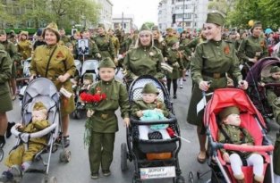 Социальные сети высмеяли празднование Дня победы в Москве (10 фото)