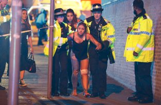 Взрыв в Манчестере в котором погибло 22 человека