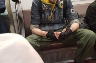 Необычные пассажиры российского метро (32 фото)