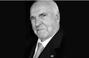 В возрасте 87 лет умер бывший канцлер ФРГ Гельмут Коль (2 фото)