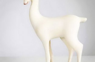 Белые скульптуры. Нежные животные, выполненные из дерева (22 фото)