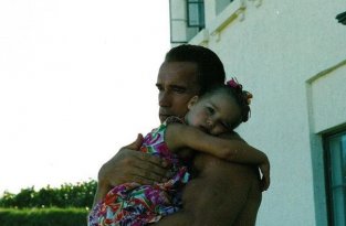 Арнольд Шварценеггер с дочерью Кристиной тогда и сейчас (2 фото)