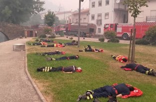 Эти фотографии показывают, почему пожарные - настоящие герои (6 фото)