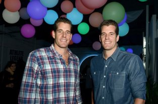 Братья-близнецы из Нью-Йорка стали первыми биткоиновыми миллиардерами (11 фото)