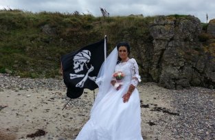 Ирландка вышла замуж за призрака Джека Воробья: 