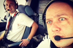 Британский пилот лишился работы из-за забавных фото и видео во время полета (5 фото)
