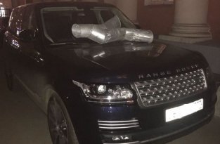 Тимуру Батрутдинову изуродовали внедорожник Range Rover за 5 миллионов рублей (2 фото)
