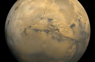 Получены первые цветные фотографии поверхности Марса  (4 фото)