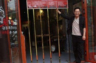 Худых людей начали бесплатно кормить в китайском ресторане (6 фото)