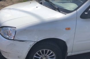 Блогеру сожгли автомобиль после публикации в сети ролика с места аварии (4 фото + 2 видео)
