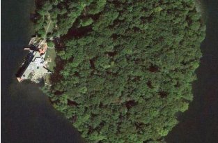 Остров в форме сердца, который Джоли когда-то присмотрела Питту, продают за 15 млн долларов (10 фото)