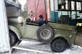 Реставрация советского автомобиля ГАЗ-69 (24 фото)