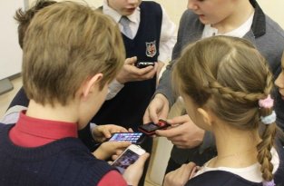 Российских школьников хотят лишить гаджетов дороже 5 тысяч (1 фото)
