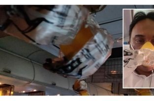 Из-за ошибки экипажа у 30 пассажиров на борту индийского лайнера началось кровотечение (5 фото)