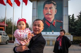 Научный сталинизм стал обязательным для изучения в китайских вузах (1 фото)
