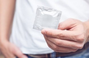 Немецкий полицейский, снявший презерватив без согласия девушки, получил срок (2 фото)