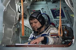 Российский космонавт Олег Кононенко на МКС остался в этом году без новогоднего подарка (3 фото)