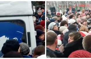 Житель Краснодара решил ограбить магазин, но вместо кассы украл весы (3 фото)