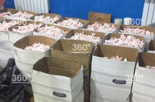 Полиция накрыла подпольное производство конфет Raffaello в Ростовской области (4 фото)