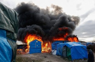 В Кале произошли столкновения между мигрантами и полицией (11 фото)