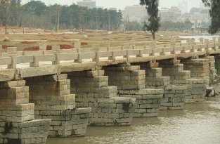 Древний мост Анпинг в Китае (7 фото)