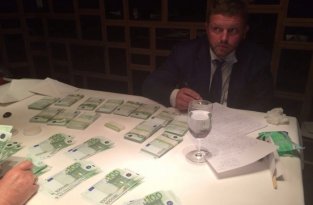 Губернатора Кировской области Никиту Белых задержали при получении взятки в 400 000 евро (5 фото)