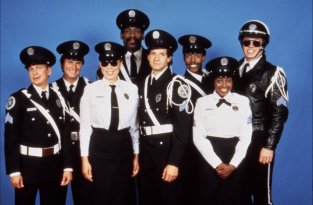 Любимые актеры «Полицейской академии» 32 года спустя (18 фото)