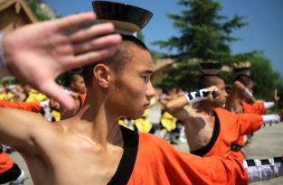 Тренировка юных монахов монастыря Шаолинь (11 фото)